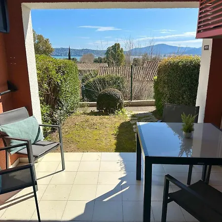 Apartment A Pied A La & Vue Grimaud