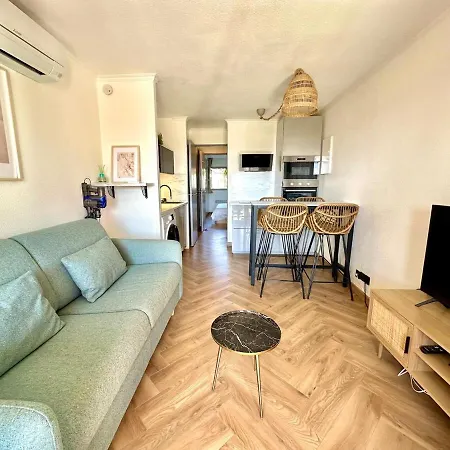 A Pied A La & Vue Apartment *